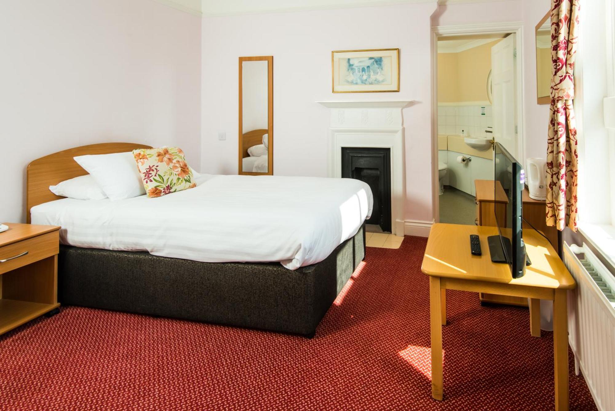 Cliffden Hotel Тинмут Стая снимка