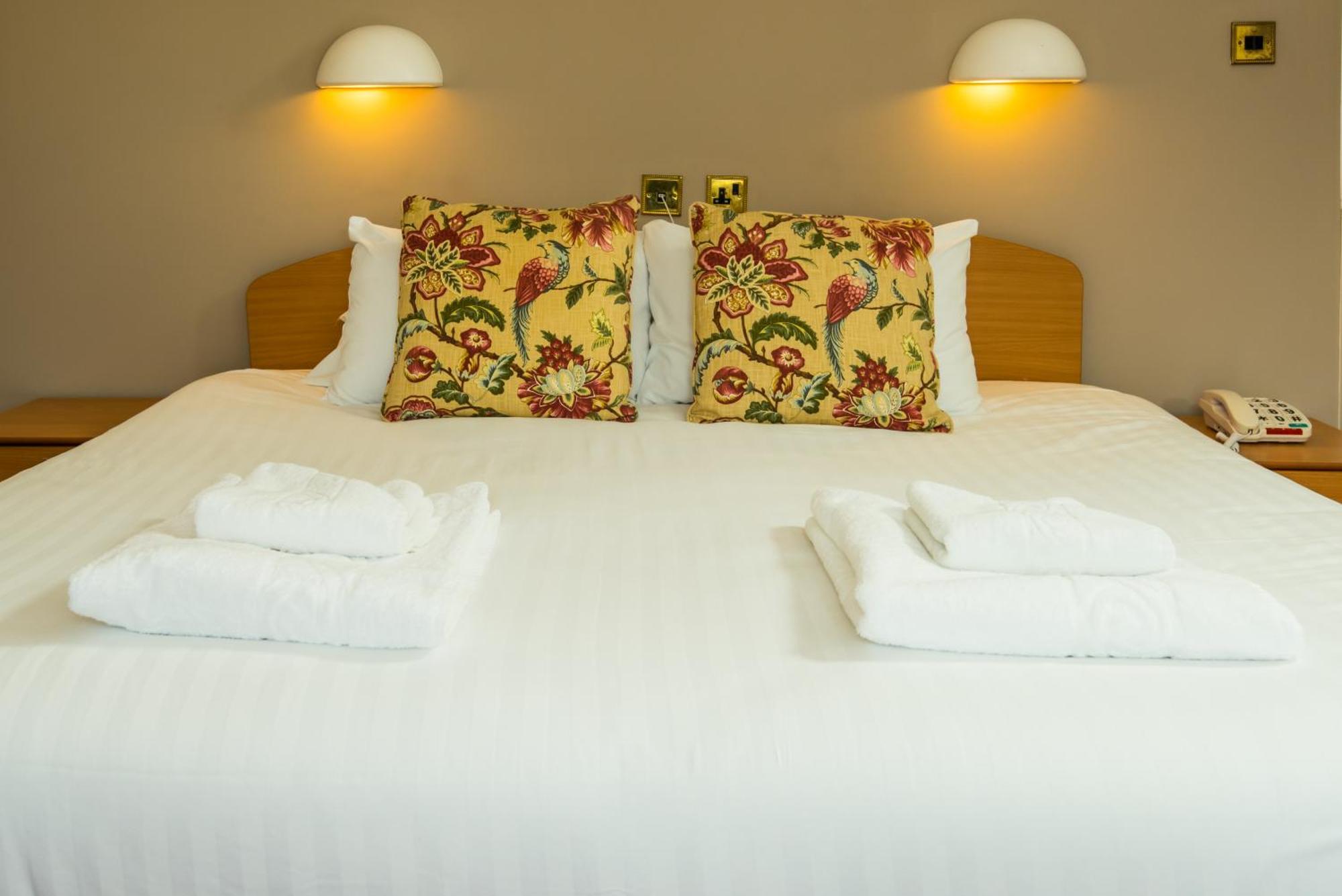 Cliffden Hotel Тинмут Стая снимка
